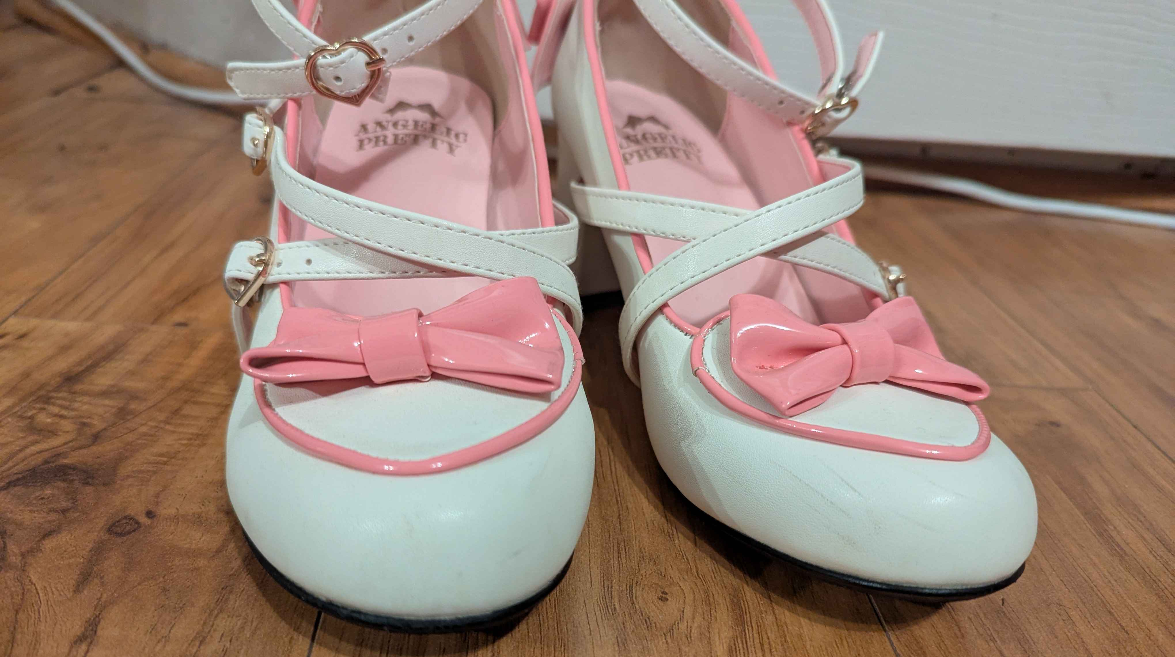 Angelic Pretty: L.O.V.E. Heart Shoes in white x pink - Shoes